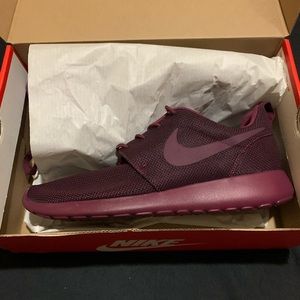 Nike Roshe Size 10.5, DS - brand new